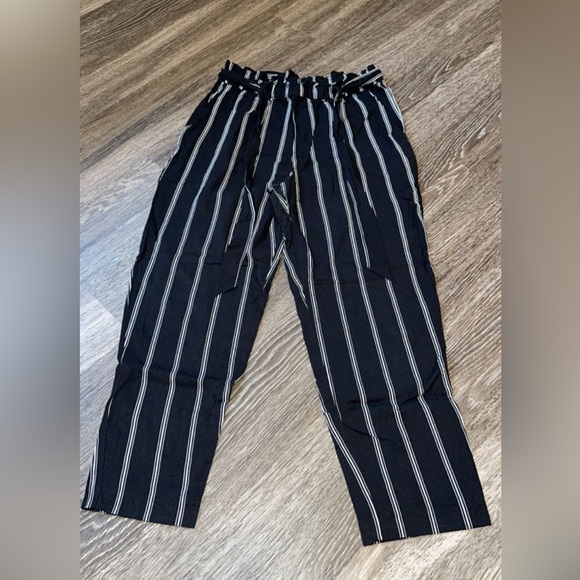 Pants with built in belt - Picture 1 of 1